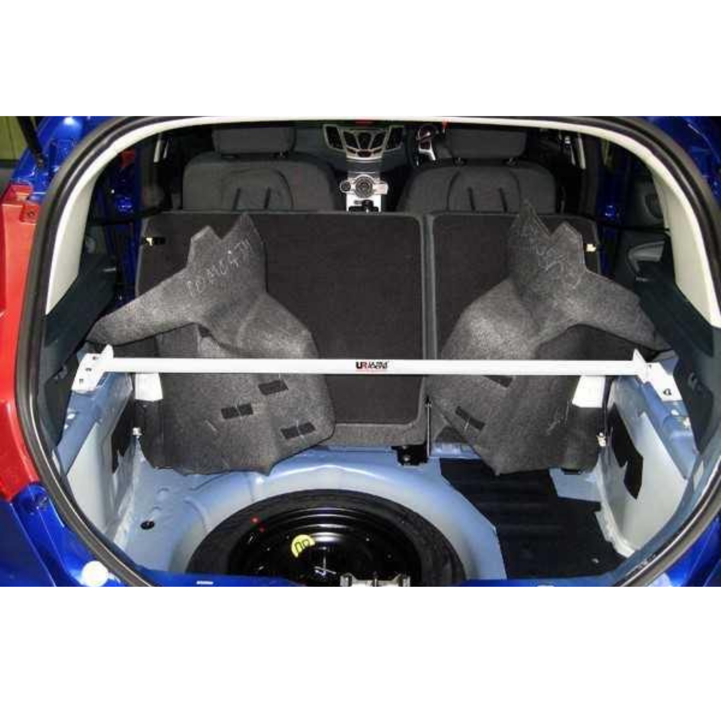 Barra de Torretas Ultra Racing Trasera para Ford Fiesta MK6 / MK7