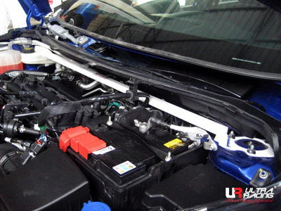 Barra de Torretas Ultra Racing Ford Fiesta MK6-7 Delantera